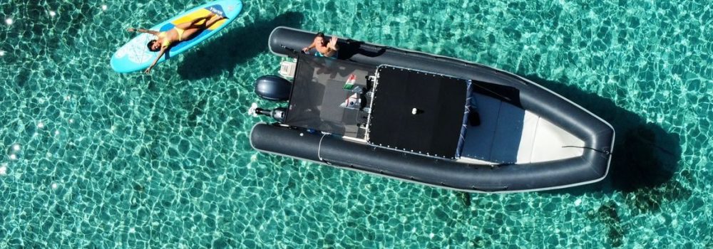 Il mare cristallino della Costa Smerala, escursioni in gommone sud Corsica e La Maddalena